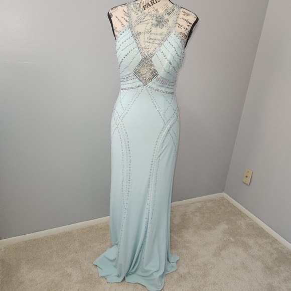 Cachet NWT Glamorous Jeweled Jersey Gown with Cutouts Color Mint Size 2 - Picture 3 of 15